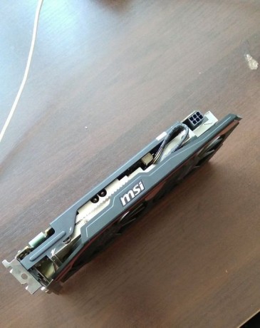 uglovoi-adapter-dlia-videokarty-big-4