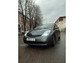 toyota-prius-small-0