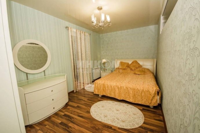 prodam-sikarnuiu-4x-komnatnuiu-kvartiru-v-centre-goroda-luganska-big-1