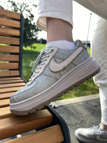 krossovki-zenskie-nike-air-force-lux-gum-big-1