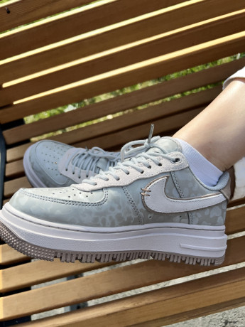 krossovki-zenskie-nike-air-force-lux-gum-big-0