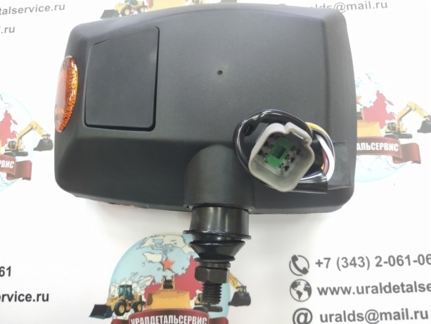 fara-osnovnogo-osveshheniia-uds-009-jcb-case-john-deere-komatsu-niznee-kreplenie-big-3