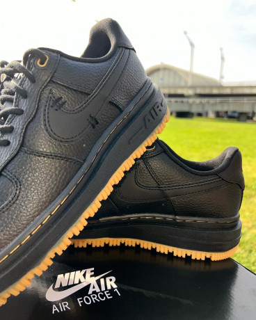 krossovki-muzskie-nike-air-force-lux-gum-big-1