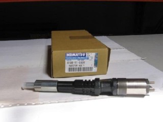 Форсунка на komatsu pc400-7 095000-1211/6156-11-3300