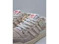 krossovki-zenskie-adidas-forum-s-nitkami-small-1