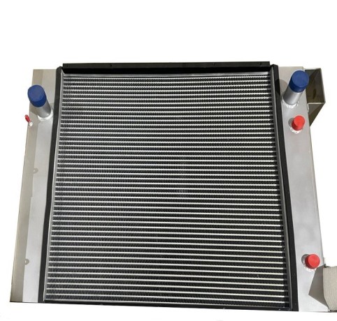 radiator-oxlazdeniia-vodianoi-14x-03-11215-komatsu-big-0