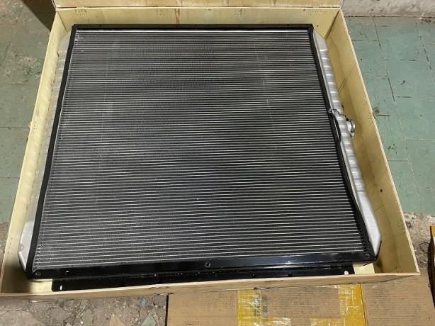 radiator-oxlazdeniia-vodianoi-4454113-hitachi-big-0