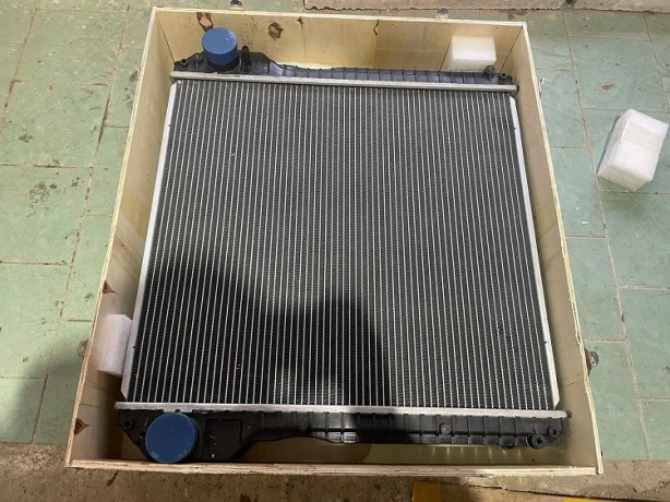 radiator-oxlazdeniia-vodianoi-17224502-volvo-big-0