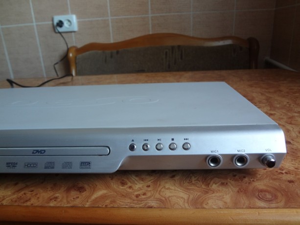 dvd-proigryvatel-deso-4800-big-2