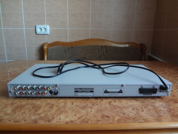 dvd-proigryvatel-deso-4800-big-3