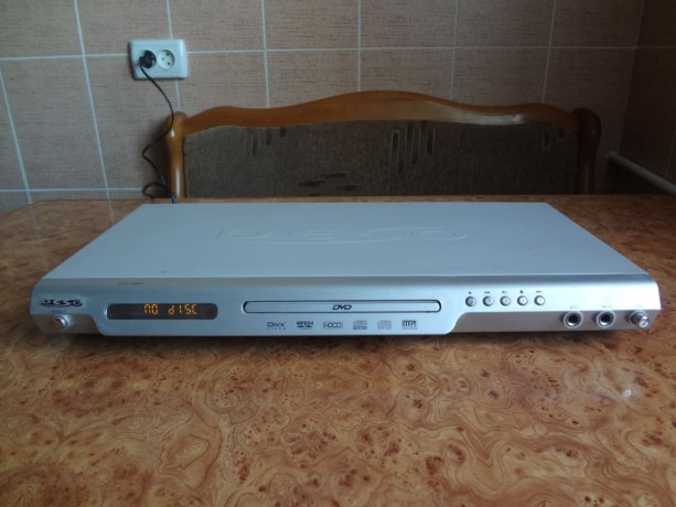dvd-proigryvatel-deso-4800-big-0