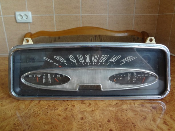 panel-priborov-moskvic-408-big-0