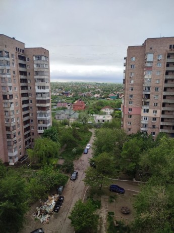 prodam-1-komn-kvartiru-v-gorode-lugansk-kvartal-iakira-big-4