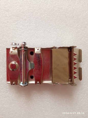 priazka-dlia-remnia-big-3