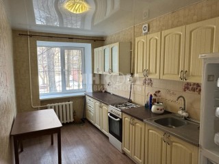 Продам 3-х комн квартиру в Центре города Луганск улица Оборонная