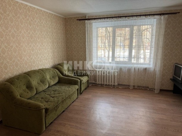 prodam-3-x-komn-kvartiru-v-centre-goroda-lugansk-ulica-oboronnaia-big-1