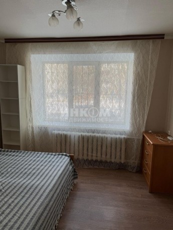 prodam-3-x-komn-kvartiru-v-centre-goroda-lugansk-ulica-oboronnaia-big-3
