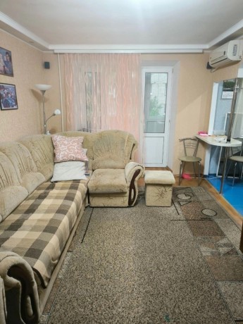 prodam-3-x-komn-kvartiru-v-gorode-lugansk-kvartal-sevcenko-big-0