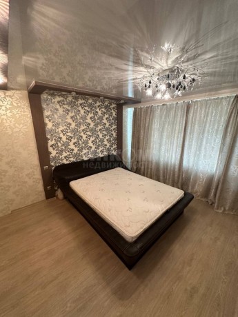 prodam-dom-186-m2-v-gorode-lugansk-poselok-dzerzinskoe-big-3