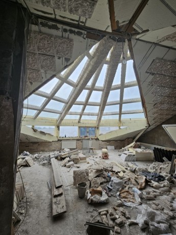 prodam-kvartiru-326m2-v-centre-goroda-lugansk-ploshhad-geroev-velikoi-otecestvennoi-voiny-big-2