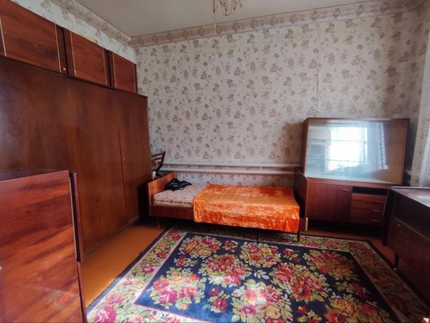 prodam-4-x-komn-kvartiru-v-gorode-lugansk-standartnyi-gorodok-big-1