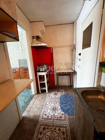 prodam-1-komn-kvartiru-14-m2-v-gorode-lugansk-26-i-kvartal-big-2