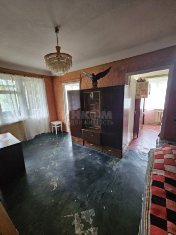 prodam-4-x-komn-kvartiru-v-gorode-lugansk-kvartal-50-let-oktiabria-big-0