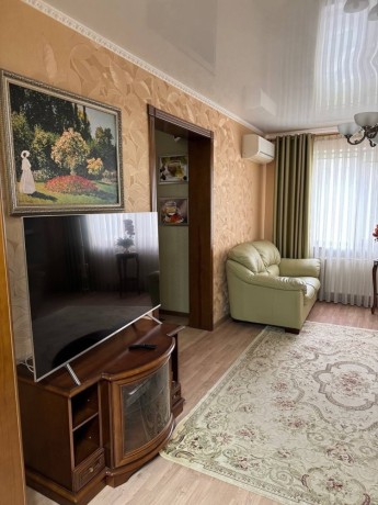 prodam-3-x-komn-kvartiru-v-gorode-lugansk-kvartal-zarecnyi-big-4