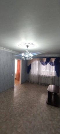 prodam-4-x-komn-kvartiru-v-gorode-lugansk-kvartal-50-let-oktiabria-big-1