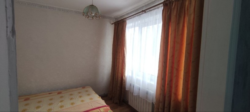 prodam-4-x-komn-kvartiru-v-gorode-lugansk-kvartal-50-let-oktiabria-big-2