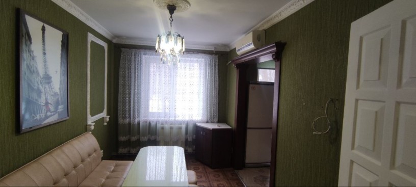 prodam-4-x-komn-kvartiru-v-gorode-lugansk-kvartal-50-let-oktiabria-big-4