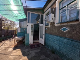 Продается просторный , 2-х уровневый дом , пос. Тельмана,