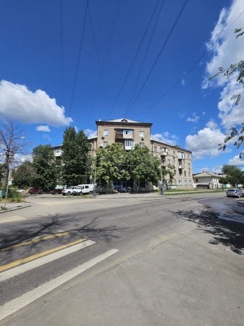 prodam-2-x-komn-kvartiru-v-gorode-lugansk-ulica-lenina-big-4