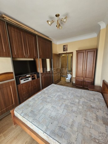 prodam-2-x-komn-kvartiru-v-gorode-lugansk-ulica-lenina-big-1