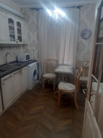 prodam-2-x-komn-kvartiru-s-avt-otop-v-centre-goroda-lugansk-big-4