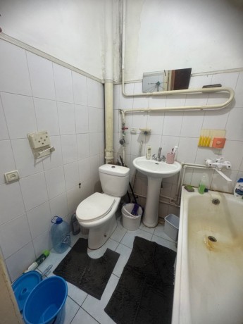 prodam-2-x-komn-kvartiru-v-centre-g-lugansk-31-i-kvartal-big-4