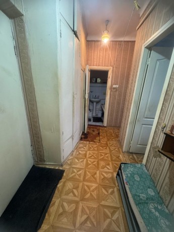 prodam-2-x-komn-kvartiru-v-centre-g-lugansk-31-i-kvartal-big-3