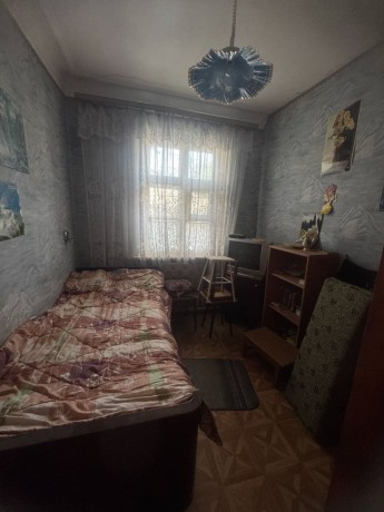 prodam-2-x-komn-kvartiru-v-centre-g-lugansk-31-i-kvartal-big-2