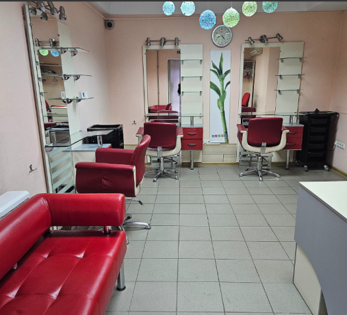 arenda-salon-krasoty-ul-universitetskaia-doneck-siti-big-0