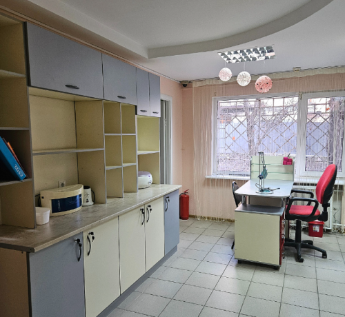 arenda-salon-krasoty-ul-universitetskaia-doneck-siti-big-1