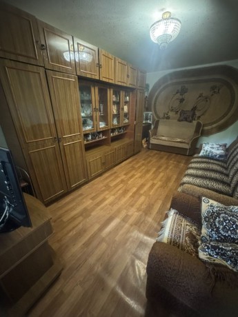 prodam-2-x-komn-kvartiru-g-lugansk-p-iubileinoe-kv-koroleva-big-3