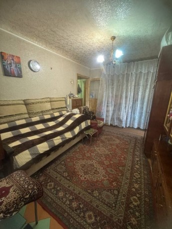 prodam-2-x-komn-kvartiru-g-lugansk-kv-gaevogo-big-1