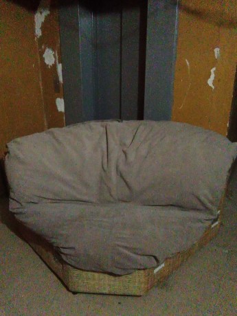 uglovaia-cast-divana-big-1