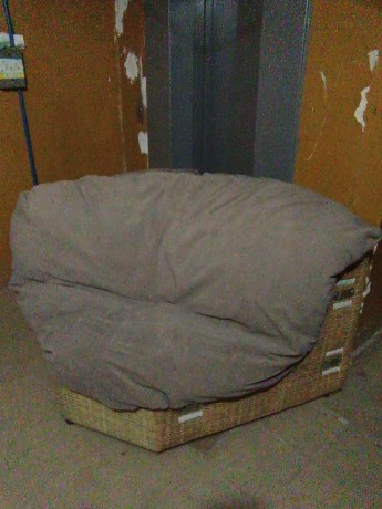 uglovaia-cast-divana-big-0