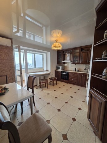 4-x-kom-kvartira-v-centre-vorosil-r-na-100-m2-1216-v-otlicnom-sostoianii-big-1