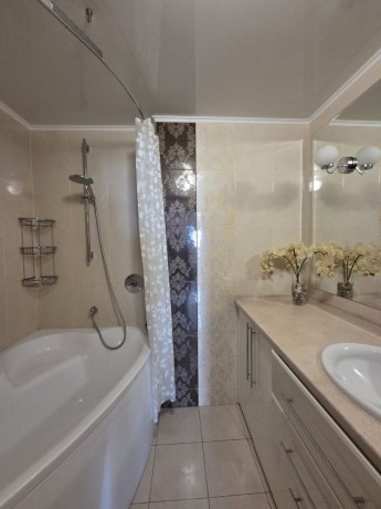 4-x-kom-kvartira-v-centre-vorosil-r-na-100-m2-1216-v-otlicnom-sostoianii-big-4