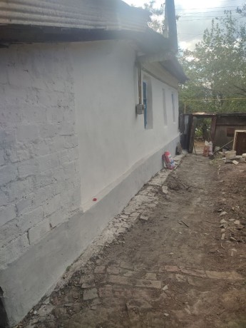 prodam-cast-doma-centr-goroda-luganska-r-n-m-na-start-big-0