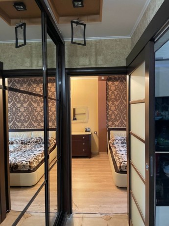 krupnogabaritnaia-64-m2-2-x-kom-kvartira-v-prol-r-ne-ul-shhetinina-big-3