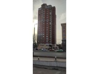 4-х ком квартира 183 м2, 10/21, в Ворошиловском р-не. Парк кованных фигур.