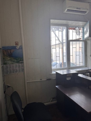 prodam-2-x-etaznuiu-proizvodstvennuiu-bazu-iuridiceskoe-lico-gorod-lugansk-gorod-aleksandrovsk-big-1